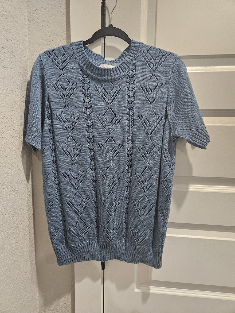 Light Blue Short-Sleeve Knit Sweater L